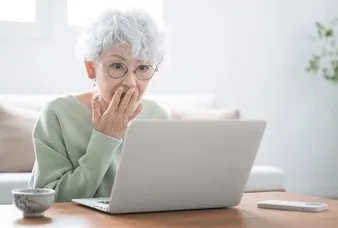 Protecting yourself against Scams.  A comprehensive checklist featured image